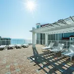 Laketown Wharf 806