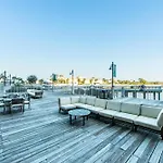 Laketown Wharf 806