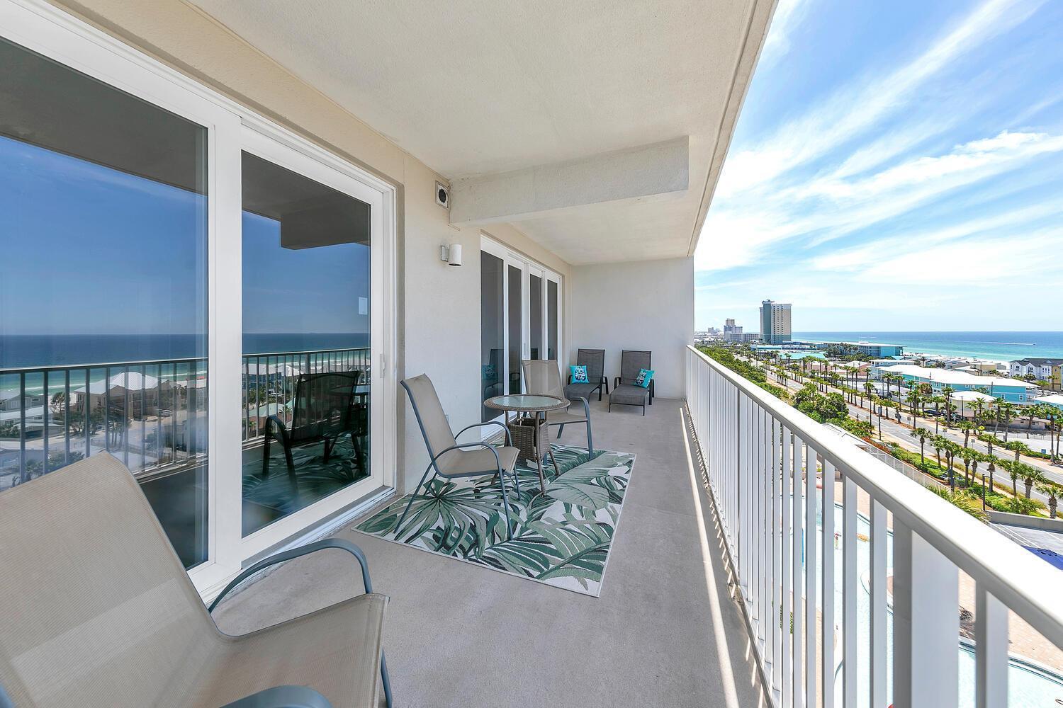 Laketown Wharf 806 *
