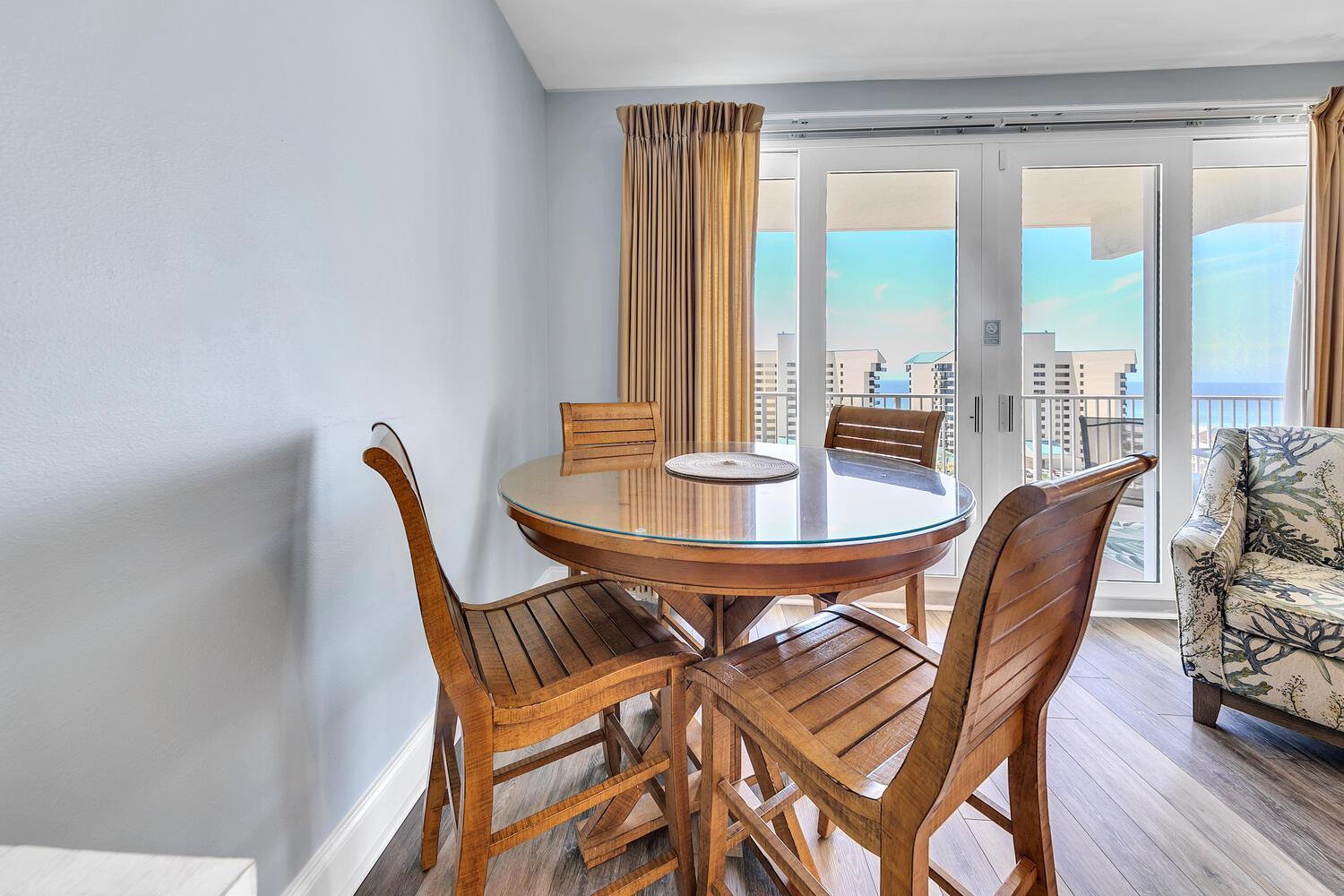 Laketown Wharf 806
