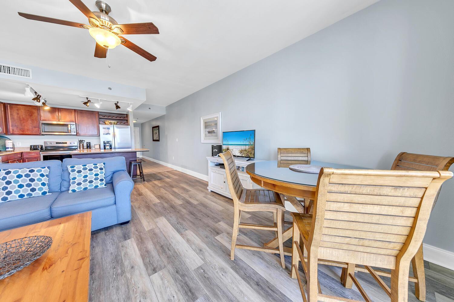 Laketown Wharf 806