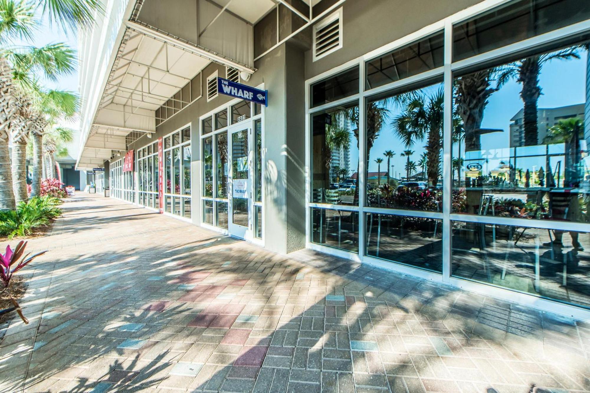 Laketown Wharf 806 Holiday home *