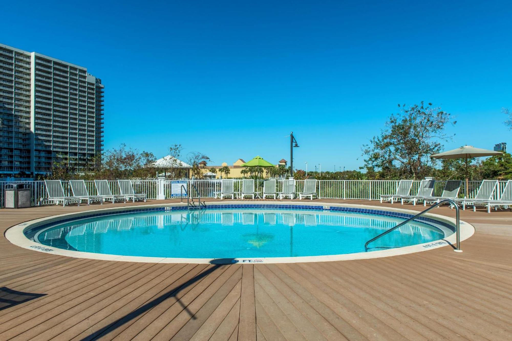 Laketown Wharf 806 Holiday home *