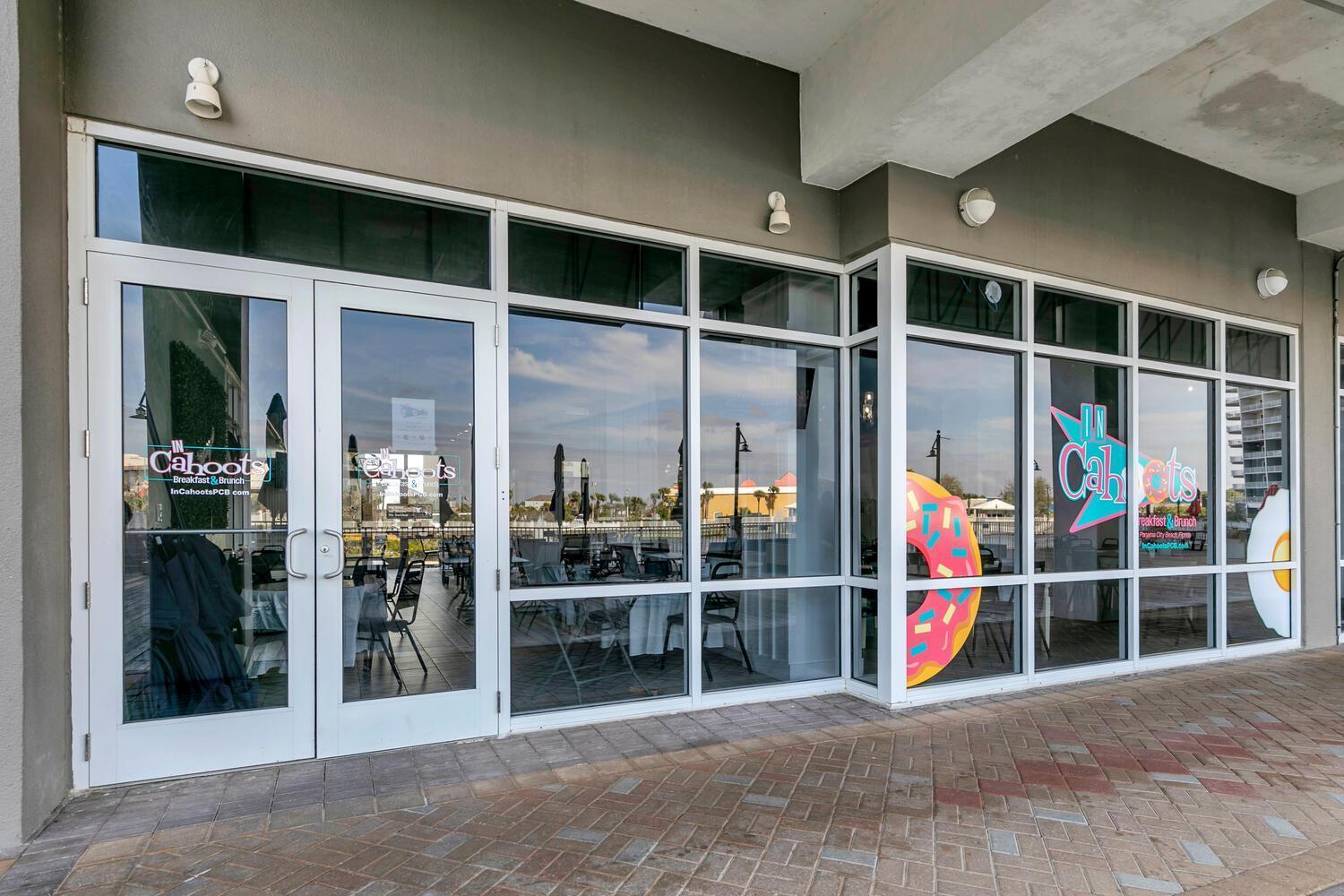 Laketown Wharf 806 *